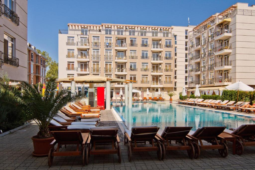 Menada Dawn Park Apartment ซันนีบีช ภายนอก รูปภาพ