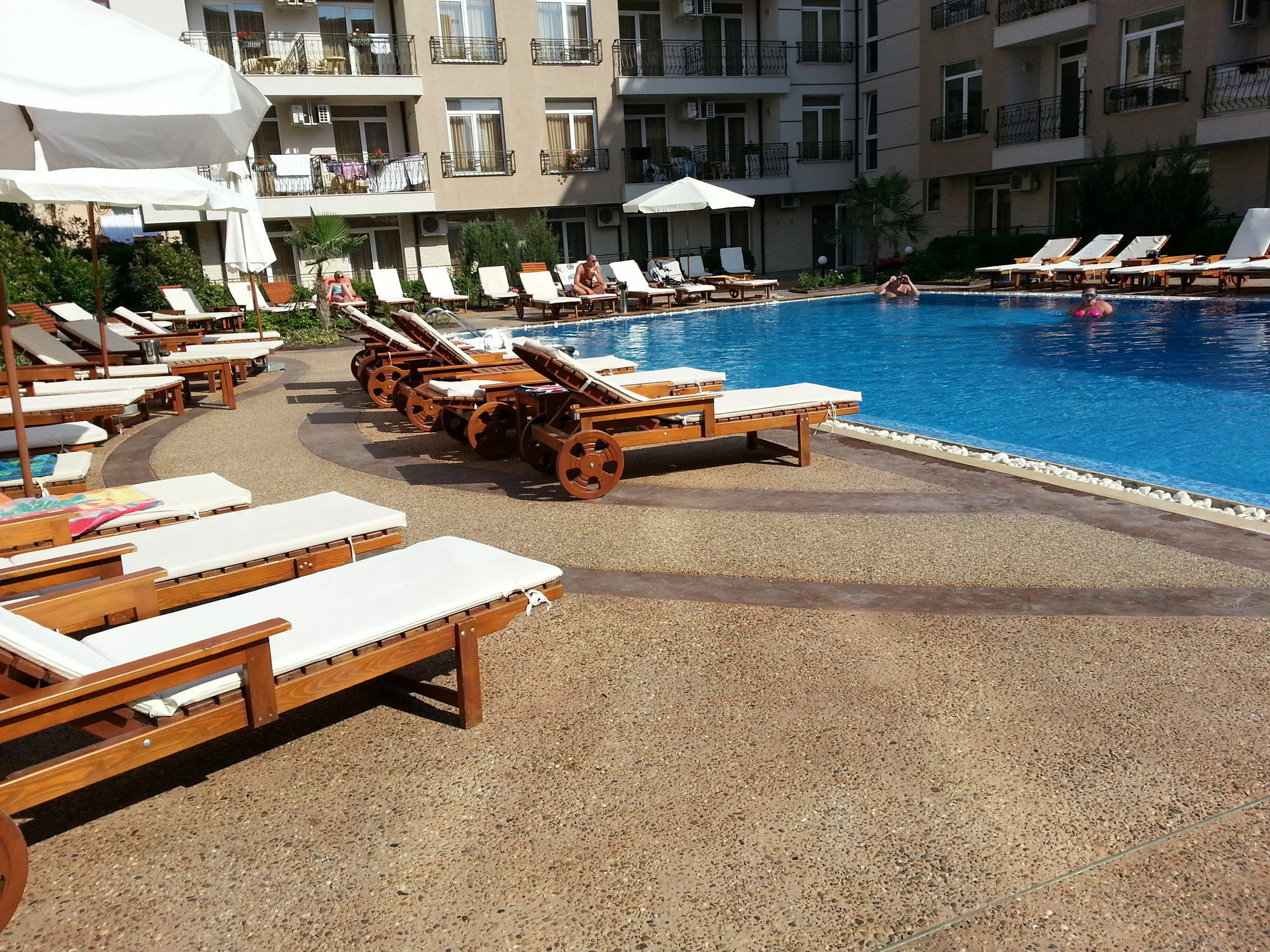 Menada Dawn Park Apartment ซันนีบีช ภายนอก รูปภาพ