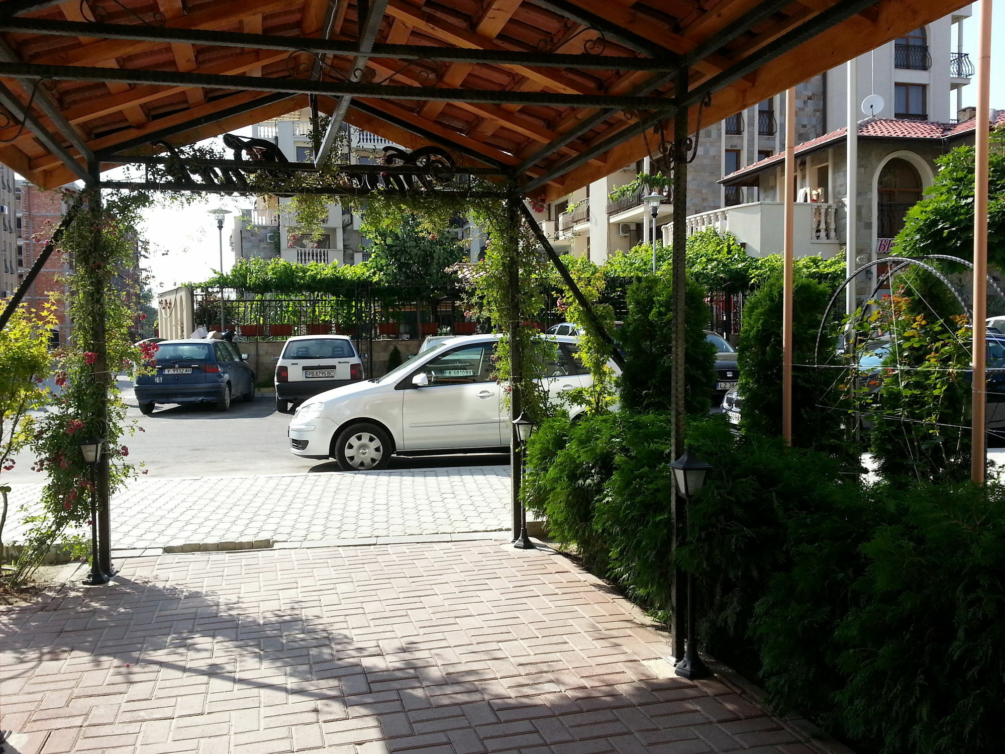 Menada Dawn Park Apartment ซันนีบีช ภายนอก รูปภาพ