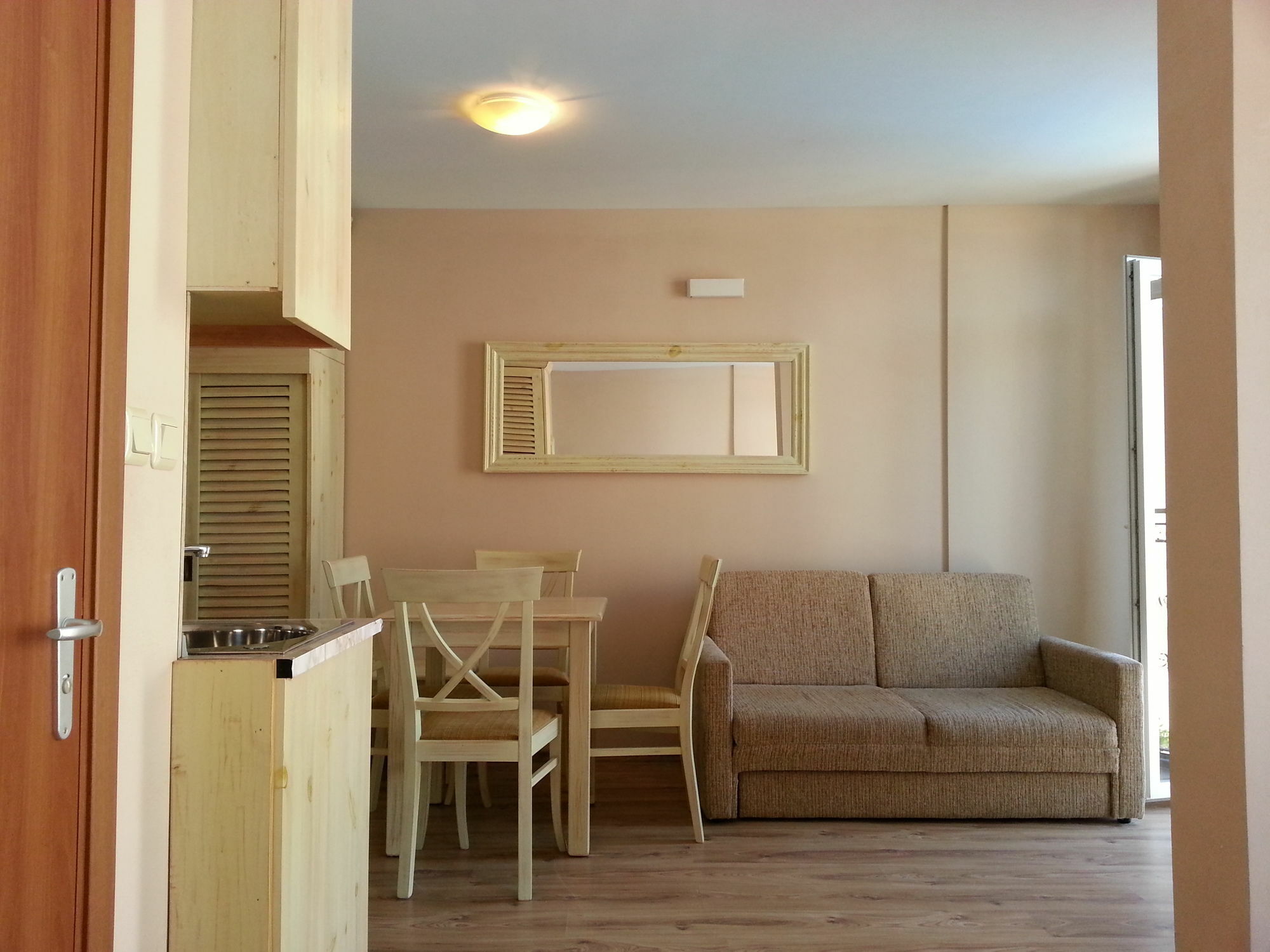 Menada Dawn Park Apartment ซันนีบีช ภายนอก รูปภาพ